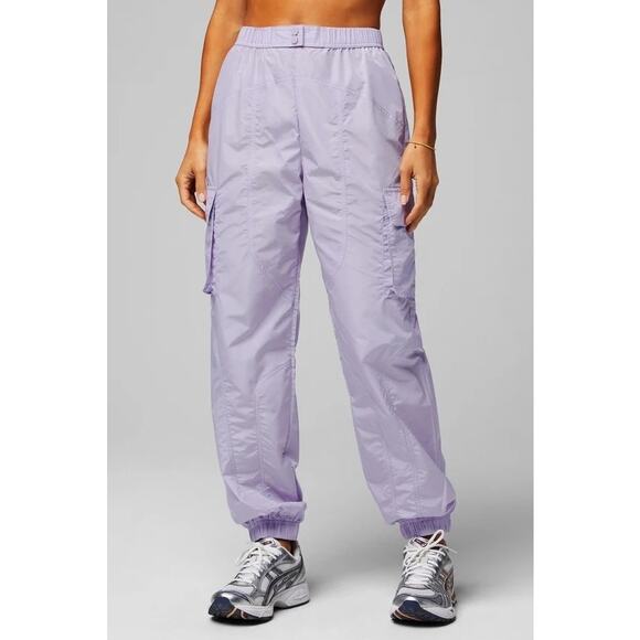 New Fabletics Lightweight Cargo Jogger Lilac Lily Shine size M - Picture 1 of 8
